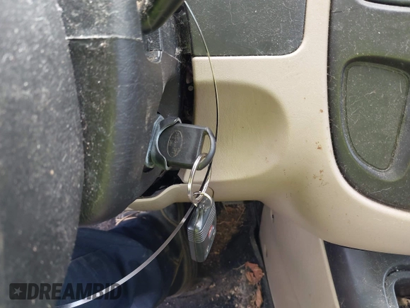 2005 Ford Escape XLS Value с VIN 1FMYU02Z95KB06733, выставлен на аукционе IAAI как лот 42207569 с пробегом 135 083 миль миль и . История ставок и продаж доступна на DreamBid. Изображение 11.