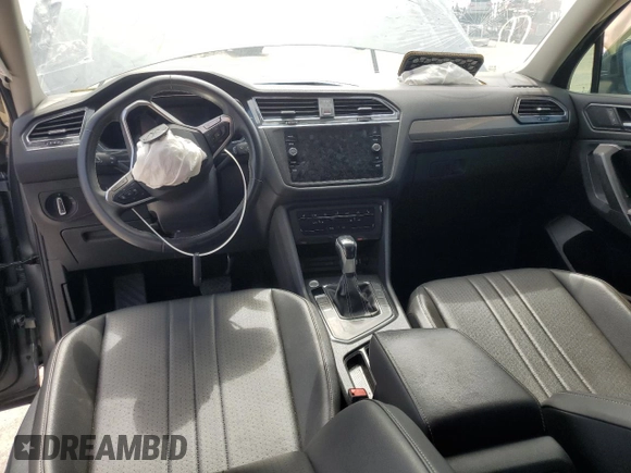 2022 Volkswagen Tiguan SE z VIN 3VV3B7AX2NM036550, wystawiony jako Copart lot #53786995 z przebiegiem 113 652 mil mil oraz Nie do naprawy • Non repairable. Historia ofert i sprzedaży dostępna na DreamBid. Obrazek 8.