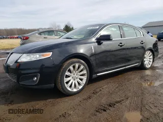 2011 Lincoln MKS z VIN 1LNHL9ER2BG604144, wystawiony jako Copart lot #46792605 z przebiegiem 143 904 mil mil oraz Szkoda całkowita • Salvage title. Historia ofert i sprzedaży dostępna na DreamBid. Obrazek 1.