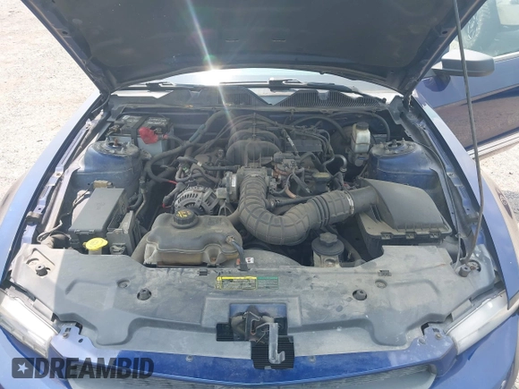 2010 Ford Mustang V6 z VIN 1ZVBP8EN7A5171725, wystawiony jako IAAI lot #42391324 z przebiegiem 202 671 mil mil oraz . Historia ofert i sprzedaży dostępna na DreamBid. Obrazek 10.