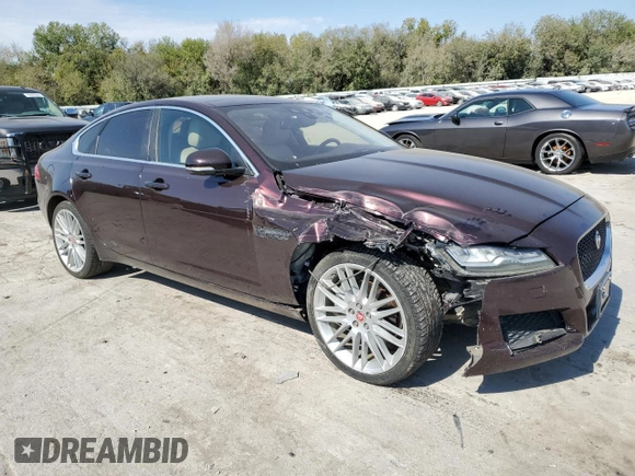 2017 Jaguar XF 20d Prestige with VIN SAJBE4BN4HCY44127, listed as a Copart auction lot 76267044 with 79,618 mi miles and Salvage Title. Bid and sale history available at carsss.com. Image 4.