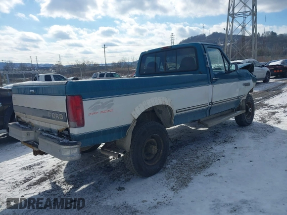 1996 Ford F-250 with VIN 2FTHF26G0TCA64327, listed as a IAAI auction lot 41397949 with 333,048 mi miles. Bid and sale history available at carsss.com. Image 4.