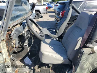 1985 Jeep CJ z VIN 1JCCF87AXFT003034, wystawiony jako Copart lot #75175274 z przebiegiem 15 849 mil mil oraz Szkody całkowita. Historia ofert i sprzedaży dostępna na DreamBid. Obrazek 7.