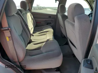 2004 GMC Yukon SLE z VIN 1GKEC13V64R277493, wystawiony jako Copart lot #68819754 z przebiegiem 125 731 mil mil oraz Szkoda całkowita • Salvage title. Historia ofert i sprzedaży dostępna na DreamBid. Obrazek 11.