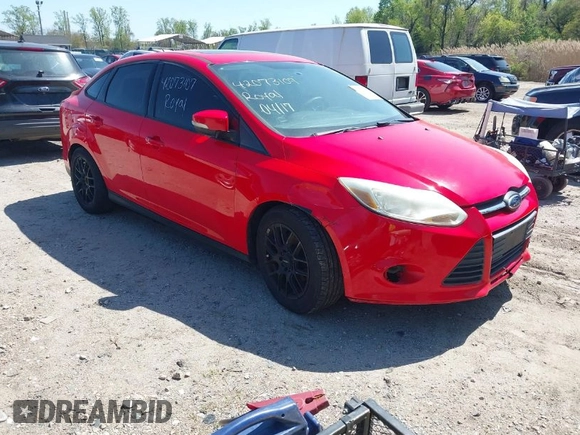 2014 Ford Focus SE with VIN 1FADP3F2XEL164830, listed as a IAAI auction lot 42073107 with 164,519 mi miles. Bid and sale history available at carsss.com. Image 1.