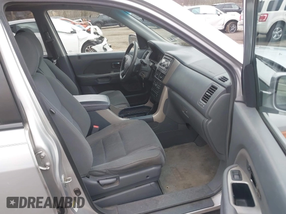 2008 Honda Pilot SE with VIN 5FNYF18388B018605, listed as a IAAI auction lot 41739400 with 333,305 mi miles and . Bid and sale history available at DreamBid. Image 5.