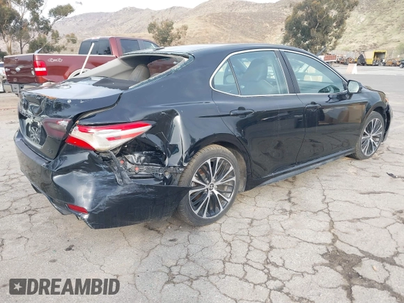 2020 Toyota Camry SE with VIN 4T1G11AKXLU373153, listed as a IAAI auction lot 40631251 with 53,500 mi miles. Bid and sale history available at carsss.com. Image 4.