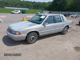 1993 Chrysler LeBaron z VIN 3C3XA563XPT521111, wystawiony jako IAAI lot #42172837 z przebiegiem 126 445 mil mil oraz . Historia ofert i sprzedaży dostępna na DreamBid. Obrazek 2.