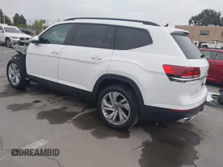 2022 Volkswagen Atlas SE with VIN 1V2WR2CA2NC517904, listed as a IAAI auction lot 42110920 with 34,799 mi miles and . Bid and sale history available at DreamBid. Image 3.