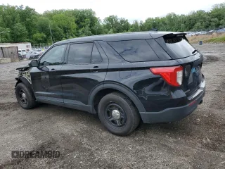 2021 Ford Police Interceptor Utility z VIN 1FM5K8AB3MGC44099, wystawiony jako Copart lot #56472655 z przebiegiem 79 701 mil mil oraz Tytuł czysty. Historia ofert i sprzedaży dostępna na DreamBid. Obrazek 2.