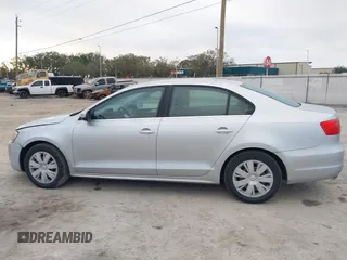 2013 Volkswagen Jetta SE with VIN 3VWDX7AJ0DM384908, listed as a IAAI auction lot 41466642 with 92,131 mi miles and . Bid and sale history available at DreamBid. Image 14.