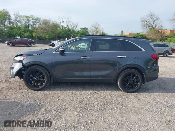 2020 Kia Sorento S z VIN 5XYPG4A54LG706009, wystawiony jako IAAI lot #42168923 z przebiegiem 55 514 mil mil oraz . Historia ofert i sprzedaży dostępna na DreamBid. Obrazek 14.