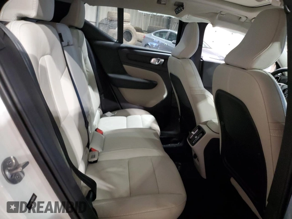 2024 Volvo XC40 Plus Bright Theme с VIN YV4L12UE8R2232520, выставлен на аукционе Copart как лот 42527955 с пробегом 12 975 миль миль и Списание • Salvage title. История ставок и продаж доступна на DreamBid. Изображение 11.