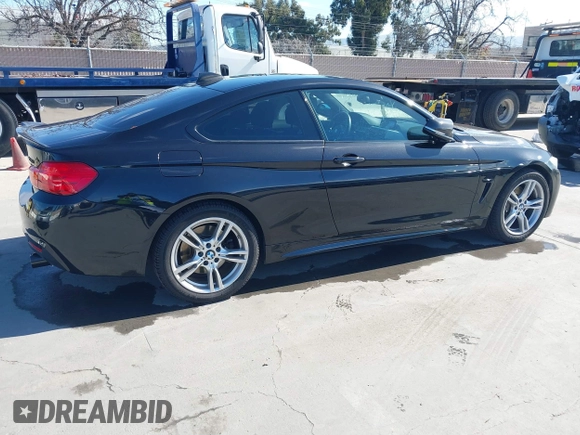 2015 BMW 4 Series 435i xDrive z VIN WBA3R5C59FK189457, wystawiony jako IAAI lot #41717989 z przebiegiem 116 402 mil mil oraz . Historia ofert i sprzedaży dostępna na DreamBid. Obrazek 4.