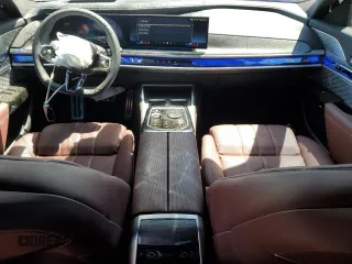 2023 BMW i7 xDrive60 z VIN WBY53EJ01PCN52638, wystawiony jako Copart lot #67345074 z przebiegiem 13 995 mil mil oraz Szkody całkowita. Historia ofert i sprzedaży dostępna na DreamBid. Obrazek 8.