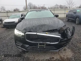2018 Volvo XC60 Momentum with VIN LYV102RK1JB087884, listed as a Copart auction lot 49696925 with 34,601 mi miles and Salvage Title. Bid and sale history available at carsss.com. Image 5.