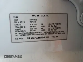 2022 Tesla Model Y Long Range z VIN 7SAYGDEE5NA015841, wystawiony jako Copart lot #57842275 z przebiegiem 51 952 mil mil oraz Szkody całkowita. Historia ofert i sprzedaży dostępna na DreamBid. Obrazek 13.