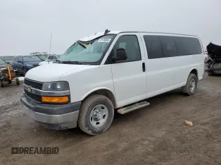 2017 Chevrolet Express Passenger LT z VIN 1GAZGPFF7H1225215, wystawiony jako Copart lot #47135935 z przebiegiem 161 084 mil mil oraz Szkoda całkowita • Salvage title. Historia ofert i sprzedaży dostępna na DreamBid. Obrazek 1.