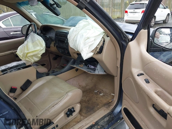 2000 Ford Explorer XLT with VIN 1FMDU83P9YZC19622, listed as a IAAI auction lot 42566797 with 176,736 mi miles and . Bid and sale history available at DreamBid. Image 5.