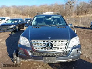 2011 Mercedes-Benz M-Class ML 350 BlueTEC with VIN 4JGBB2FB8BA735003, listed as a IAAI auction lot 41753013 with 119,258 mi miles. Bid and sale history available at carsss.com. Image 6.