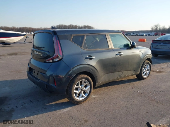 2024 Kia Soul LX with VIN KNDJ23AUXR7914052, listed as a IAAI auction lot 41774414 with 39,835 mi miles. Bid and sale history available at carsss.com. Image 4.