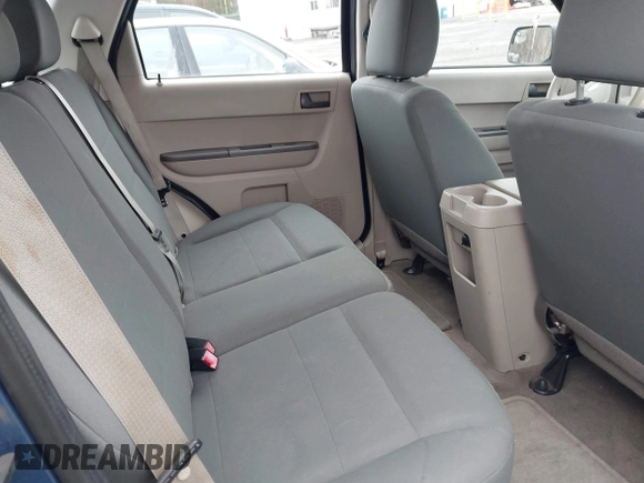 2010 Ford Escape XLS с VIN 1FMCU9C7XAKD27988, выставлен на аукционе IAAI как лот 42071415 с пробегом 130 176 миль миль и . История ставок и продаж доступна на DreamBid. Изображение 8.