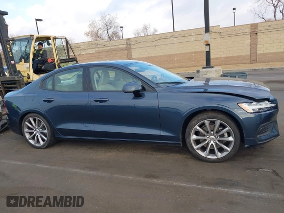 2019 Volvo S60 Momentum with VIN 7JR102FK6KG011458, listed as a IAAI auction lot 41515206 with 42,848 mi miles. Bid and sale history available at carsss.com. Image 14.