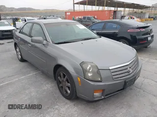 2005 Cadillac CTS z VIN 1G6DP567450138150, wystawiony jako IAAI lot #42419218 z przebiegiem 104 931 mil mil oraz . Historia ofert i sprzedaży dostępna na DreamBid. Obrazek 1.