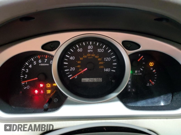 2004 Toyota Highlander z VIN JTEDP21A340029686, wystawiony jako Copart lot #57089315 z przebiegiem 246 780 mil mil oraz Czysty tytuł • Clean title. Historia ofert i sprzedaży dostępna na DreamBid. Obrazek 9.