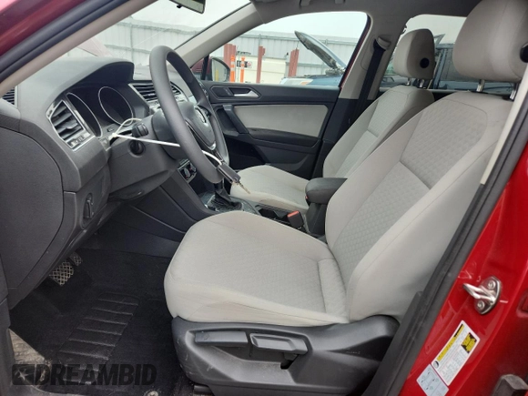 2019 Volkswagen Tiguan S z VIN 3VV0B7AX1KM180153, wystawiony jako Copart lot #60573955 z przebiegiem 66 995 mil mil oraz Szkoda całkowita • Salvage title. Historia ofert i sprzedaży dostępna na DreamBid. Obrazek 7.
