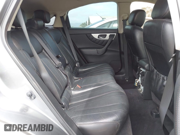 2014 Infiniti QX70 with VIN JN8CS1MU8EM450428, listed as a IAAI auction lot 42233727 with 88,342 mi miles and . Bid and sale history available at DreamBid. Image 8.