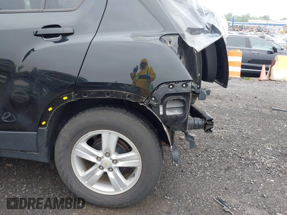 2020 Chevrolet Trax LS z VIN KL7CJKSB6LB324435, wystawiony jako IAAI lot #42182767 z przebiegiem 39 942 mil mil oraz . Historia ofert i sprzedaży dostępna na DreamBid. Obrazek 17.