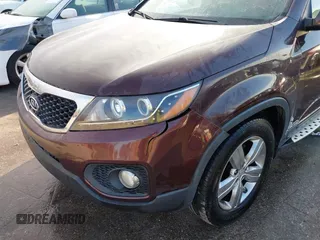 2012 Kia Sorento EX with VIN 5XYKUDA25CG239594, listed as a IAAI auction lot 41754946 with 135,005 mi miles. Bid and sale history available at carsss.com. Image 6.