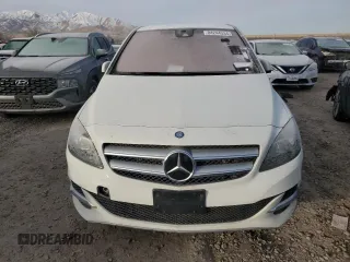 2017 Mercedes-Benz B Electric Drive with VIN WDDVP9AB7HJ012860, listed as a Copart auction lot 84244334 with 25 mi miles and Clean Title. Bid and sale history available at DreamBid. Image 5.