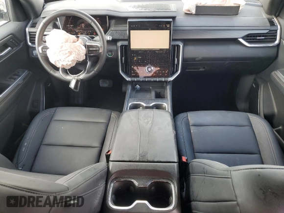 2024 GMC Acadia AWD Elevation z VIN 1GKENNKS4RJ189444, wystawiony jako Copart lot #51219445 z przebiegiem 20 847 mil mil oraz Nie do naprawy • Non repairable. Historia ofert i sprzedaży dostępna na DreamBid. Obrazek 8.