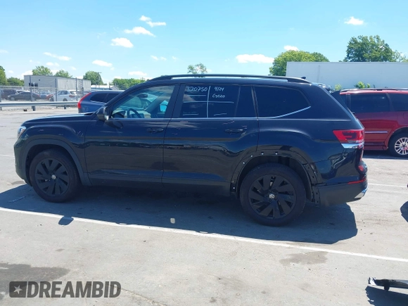 2024 Volkswagen Atlas SE with VIN 1V2JR2CA1RC529185, listed as a IAAI auction lot 42201837 with 17,919 mi miles and . Bid and sale history available at DreamBid. Image 15.