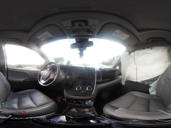 2018 Toyota Sienna XLE with VIN 5TDDZ3DC0JS204454, listed as a IAAI auction lot 41256608 with 153,543 mi miles. Bid and sale history available at carsss.com. Image 19.