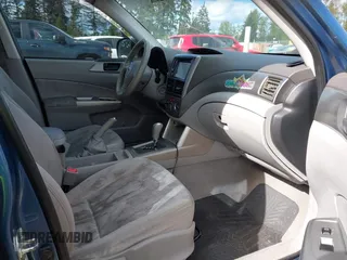 2010 Subaru Forester 2.5X with VIN JF2SH6BC9AH900007, listed as a IAAI auction lot 42095689 with 186,070 mi miles. Bid and sale history available at carsss.com. Image 5.