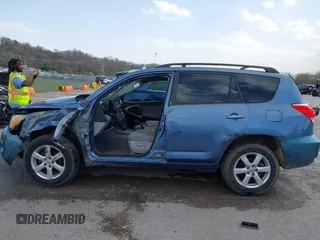 2007 Toyota RAV4 Limited with VIN JTMBD31V176029507, listed as a IAAI auction lot 41828748 with 69,879 mi miles. Bid and sale history available at carsss.com. Image 15.