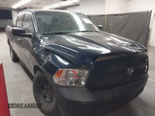 2019 Ram 1500 Tradesman z VIN 1C6RR6FG8KS586787, wystawiony jako IAAI lot #42256002 z przebiegiem 38 493 mil mil oraz . Historia ofert i sprzedaży dostępna na DreamBid. Obrazek 1.