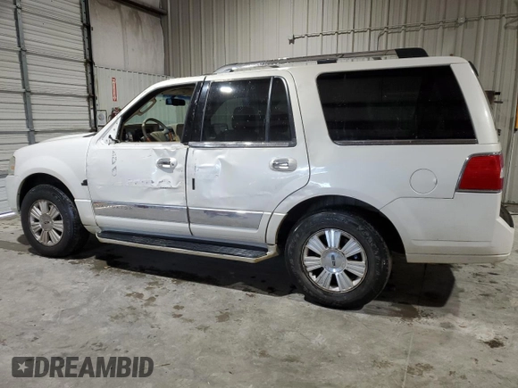 2008 Lincoln Navigator with VIN 5LMFU28598LJ10963, listed as a Copart auction lot 42096015 with 311,457 mi miles and Salvage Title. Bid and sale history available at carsss.com. Image 2.