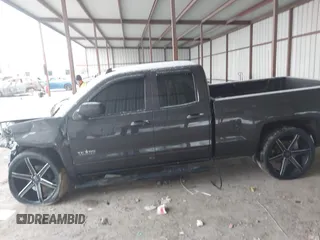2015 Chevrolet Silverado 1500 LT with VIN 1GCRCREC5FZ402543, listed as a IAAI auction lot 41290500 with 136,079 mi miles. Bid and sale history available at carsss.com. Image 14.