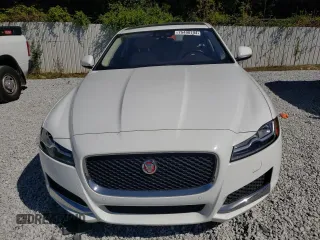 2017 Jaguar XF 35t Premium with VIN SAJBD4BV1HCY29667, listed as a Copart auction lot 75490794 with 59,636 mi miles and Clean Title. Bid and sale history available at carsss.com. Image 5.
