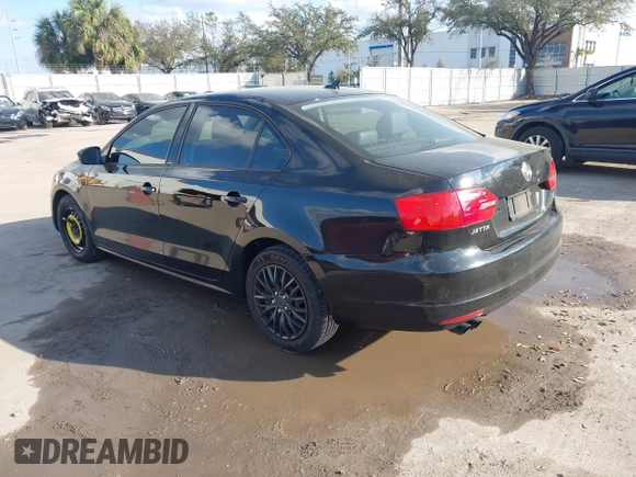 2014 Volkswagen Jetta Sedan SE w/Connectivity with VIN 3VWD07AJ5EM238638, listed as a IAAI auction lot 41518500 with 211,243 mi miles. Bid and sale history available at carsss.com. Image 3.