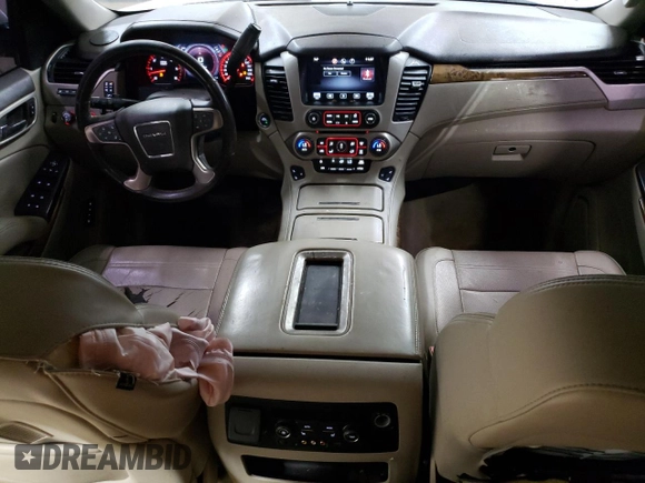 2015 GMC Yukon Denali with VIN 1GKS2CKJ1FR191804, listed as a Copart auction lot 68242514 with 250,403 mi miles and Salvage Title. Bid and sale history available at carsss.com. Image 8.