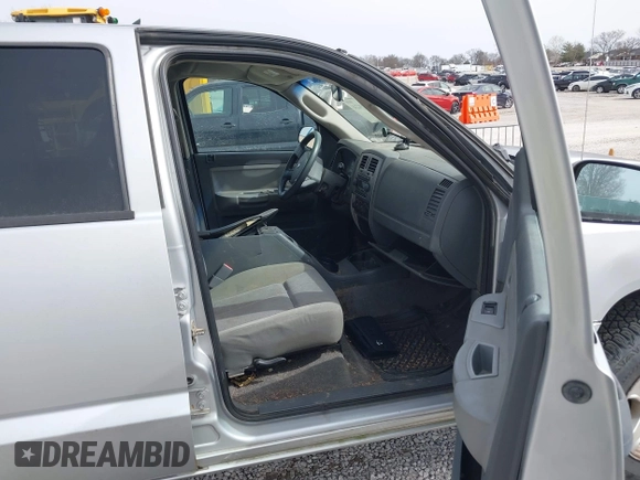 2006 Dodge Dakota SLT with VIN 1D7HW48N06S605938, listed as a IAAI auction lot 41669424 with 193,069 mi miles. Bid and sale history available at carsss.com. Image 5.