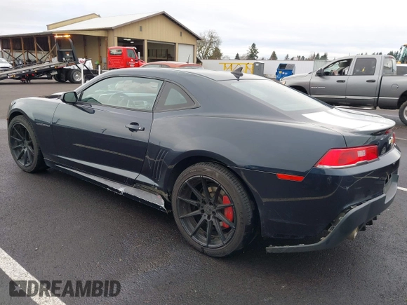 2014 Chevrolet Camaro LT z VIN 2G1FB1E3XE9265155, wystawiony jako IAAI lot #41227609 z przebiegiem 104 786 mil mil oraz . Historia ofert i sprzedaży dostępna na DreamBid. Obrazek 3.