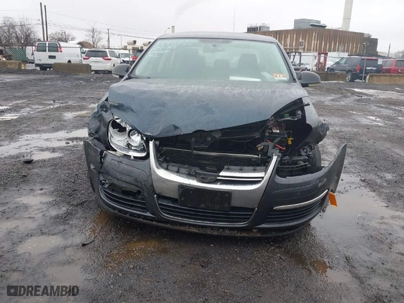 2009 Volkswagen Jetta Sedan SE with VIN 3VWRZ71K49M016683, listed as a IAAI auction lot 41530644 with NaN miles. Bid and sale history available at carsss.com. Image 6.