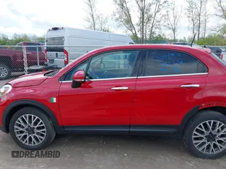 2017 FIAT 500X Lounge z VIN ZFBCFYDBXHP613867, wystawiony jako IAAI lot #42179855 z przebiegiem 81 773 mil mil oraz . Historia ofert i sprzedaży dostępna na DreamBid. Obrazek 15.