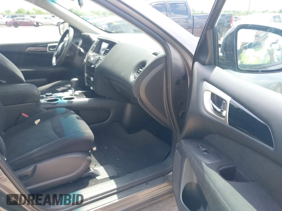 2016 Nissan Pathfinder S with VIN 5N1AR2MM4GC652935, listed as a IAAI auction lot 42101585 with 161,754 mi miles and . Bid and sale history available at DreamBid. Image 5.